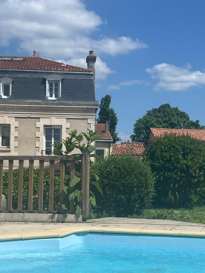 Les Tuileries De Chanteloup La Roche-Chalais Exteriör bild